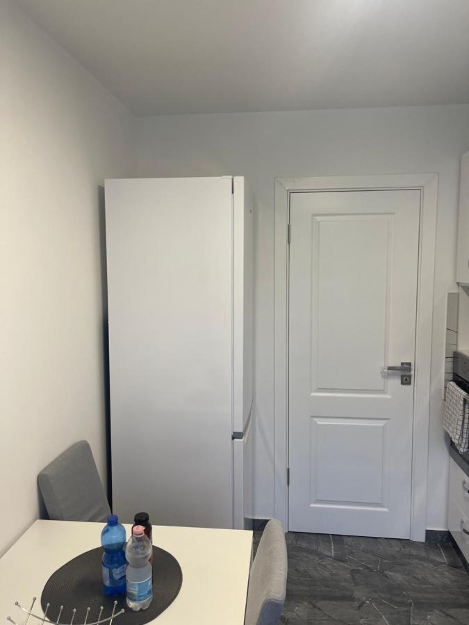 Apartament Incantator In Roman Extérieur photo