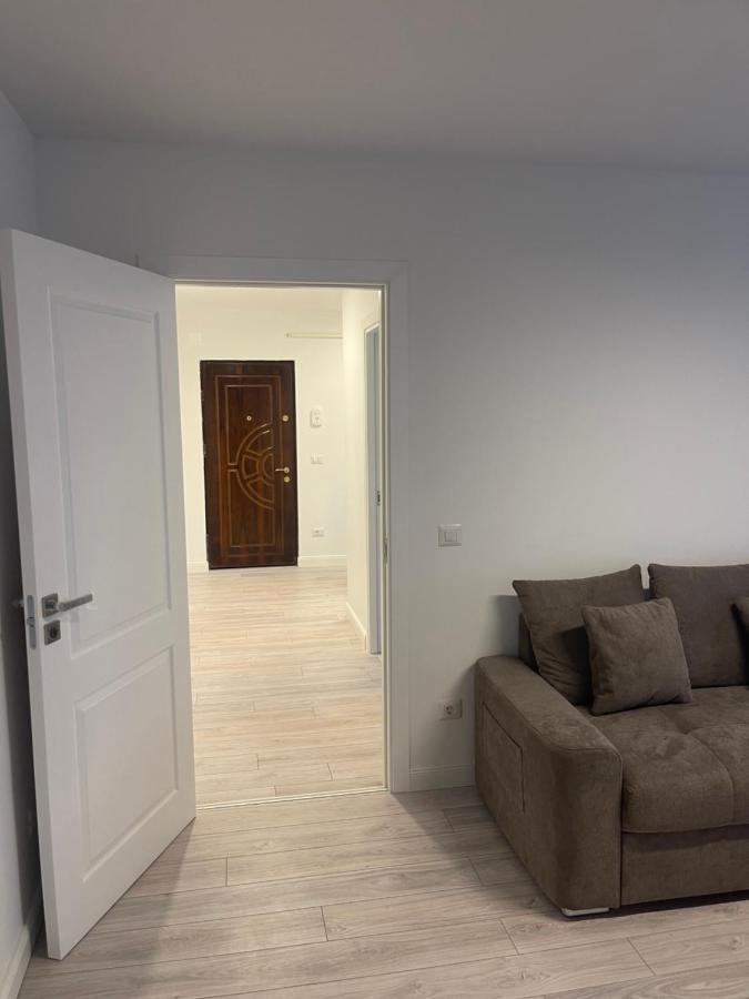 Apartament Incantator In Roman Extérieur photo